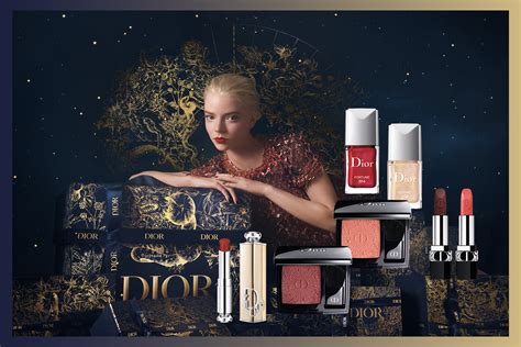 dior ホリデーコレクション|Christmas 2024: The Dior Ball of Dreams .